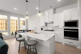 Photo #5: 21133068 Listing 