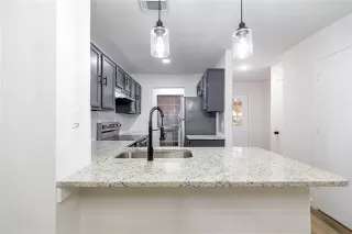 Photo #3: 21133229 Listing