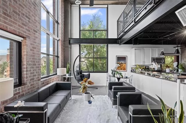 MLS: 21133608 Condo For Sale