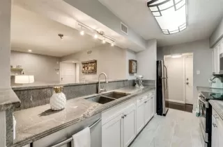 Photo #5: 21134099 Listing 