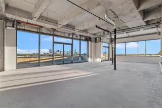 Photo #5: 21134380 Listing