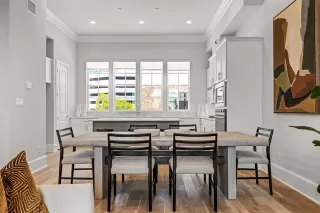 Photo #6: 21134469 Listing