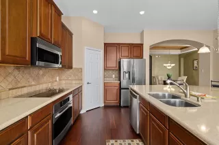 Photo #5: 21134877 Listing 