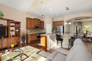 Photo #6: 21134877 Listing 