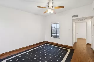 Photo #4: 21134880 Listing