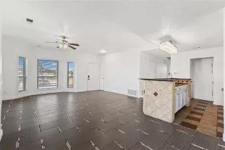 Photo #6: 21135014 Listing