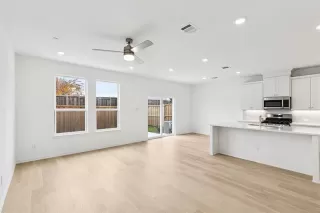 Photo #3: 21135111 Listing