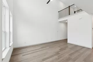 Photo #3: 21135124 Listing