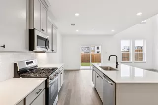 Photo #6: 21135124 Listing