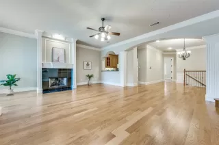 Photo #2: 21135451 Listing