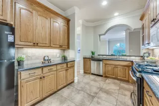 Photo #6: 21135451 Listing