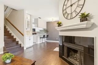 Photo #5: 21136800 Listing