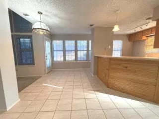 Photo #5: 21137050 Listing 