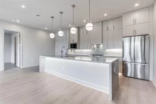 Photo #5: 21137127 Listing