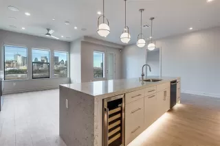 Photo #6: 21137127 Listing