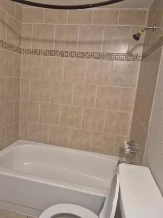 Photo #5: 21137990 Listing 