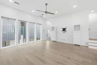 Photo #4: 21138022 Listing 