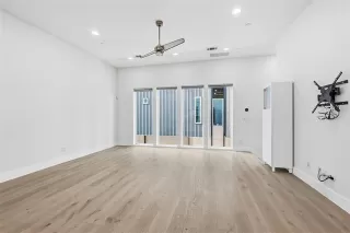 Photo #5: 21138022 Listing 