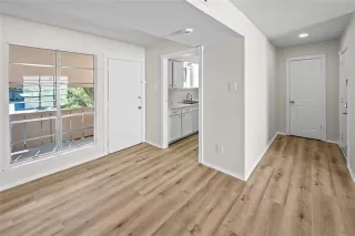 Photo #5: 21138051 Listing 