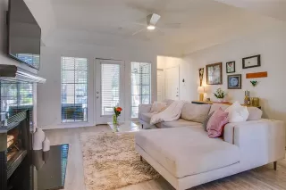 Photo #2: 21138596 Listing 