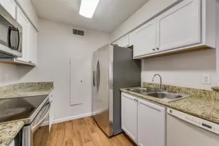 Photo #5: 21138646 Listing 