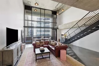 Photo #6: 21138953 Listing