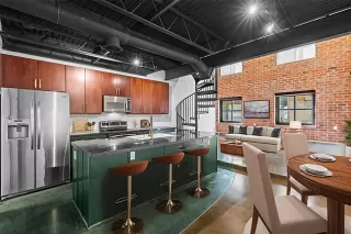 Photo #2: 21139127 Listing