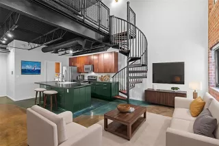 Photo #6: 21139127 Listing