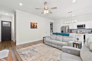 Photo #3: 21139477 Listing 