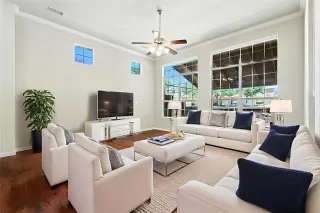 Photo #4: 21140937 Listing