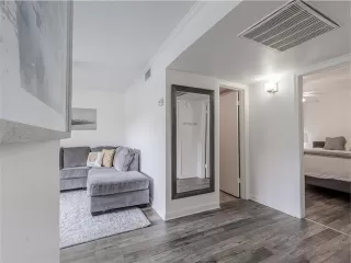 Photo #3: 21140941 Listing 