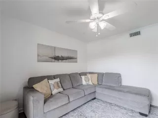 Photo #4: 21140941 Listing 