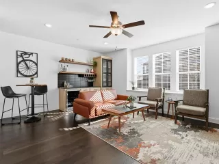 Photo #2: 21141585 Listing