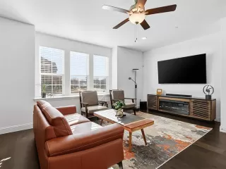 Photo #5: 21141585 Listing