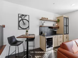 Photo #6: 21141585 Listing