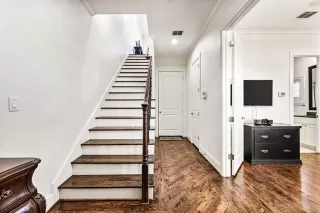 Photo #5: 21141755 Listing