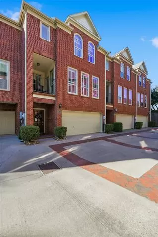 Photo #3: 21142156 Listing