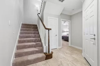 Photo #5: 21142156 Listing