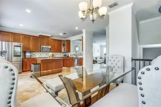 Photo #5: 21142173 Listing