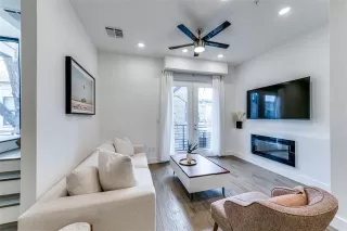 Photo #5: 21142208 Listing