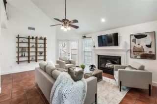 Photo #4: 21142436 Listing 