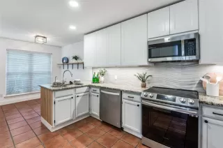 Photo #6: 21142436 Listing 