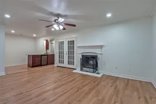 Photo #3: 21142481 Listing