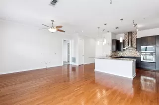 Photo #6: 21142579 Listing 