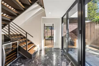 Photo #3: 21142681 Listing