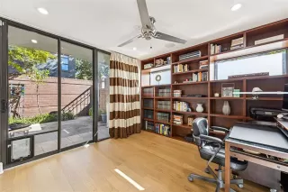 Photo #4: 21142681 Listing