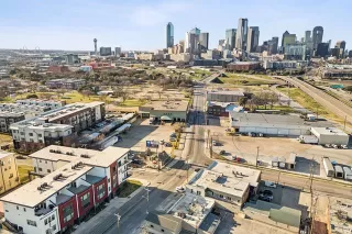 Photo #2: 21143232 Listing