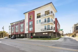 Photo #3: 21143232 Listing