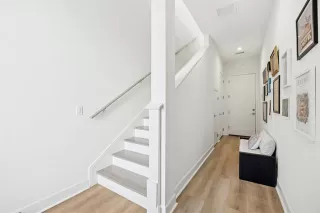 Photo #4: 21143232 Listing