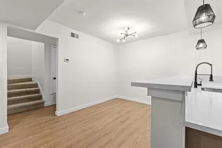 Photo #4: 21143502 Listing 